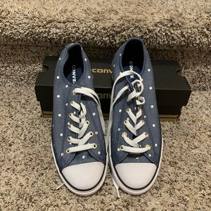 Converse blue polka dot shoes size 5